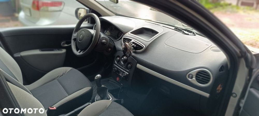 Renault Clio - 5