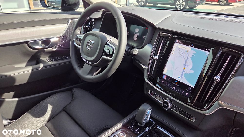 Volvo V90 T6 AWD Plug-In Hybrid Plus Dark - 13