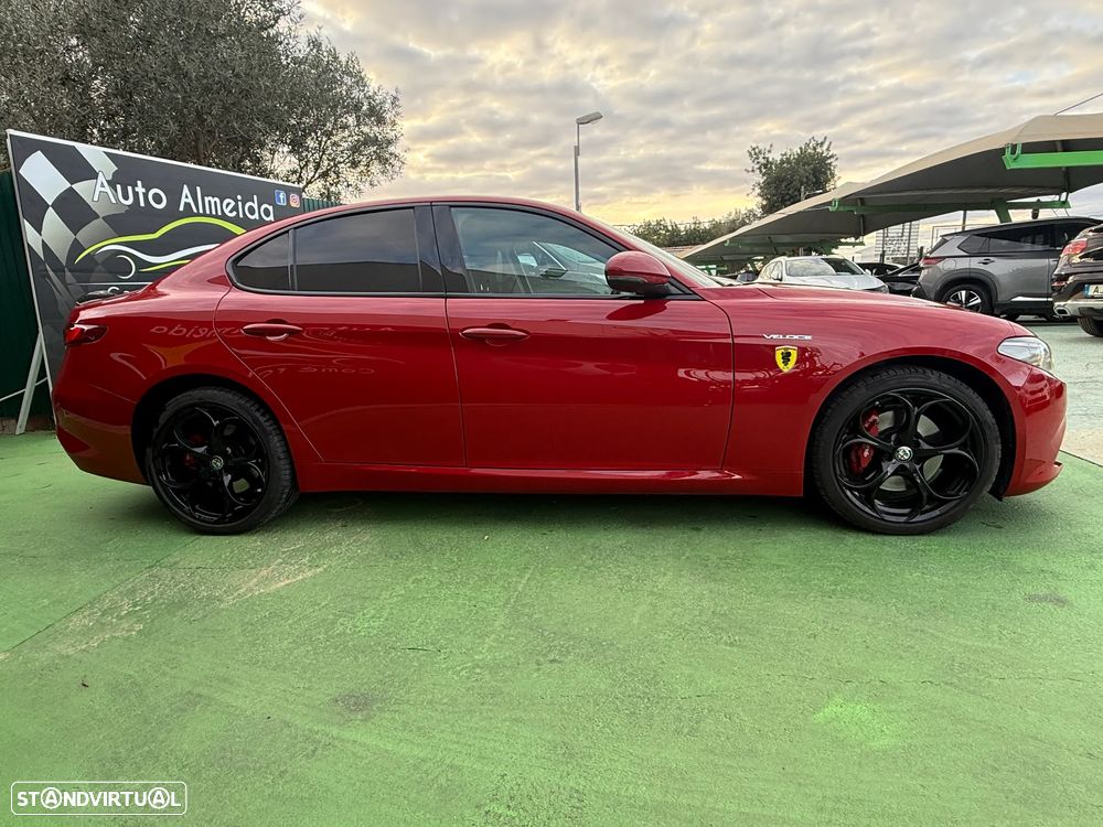Alfa Romeo Giulia 2.0 Turbo 16V AT8-Q4 Veloce - 14