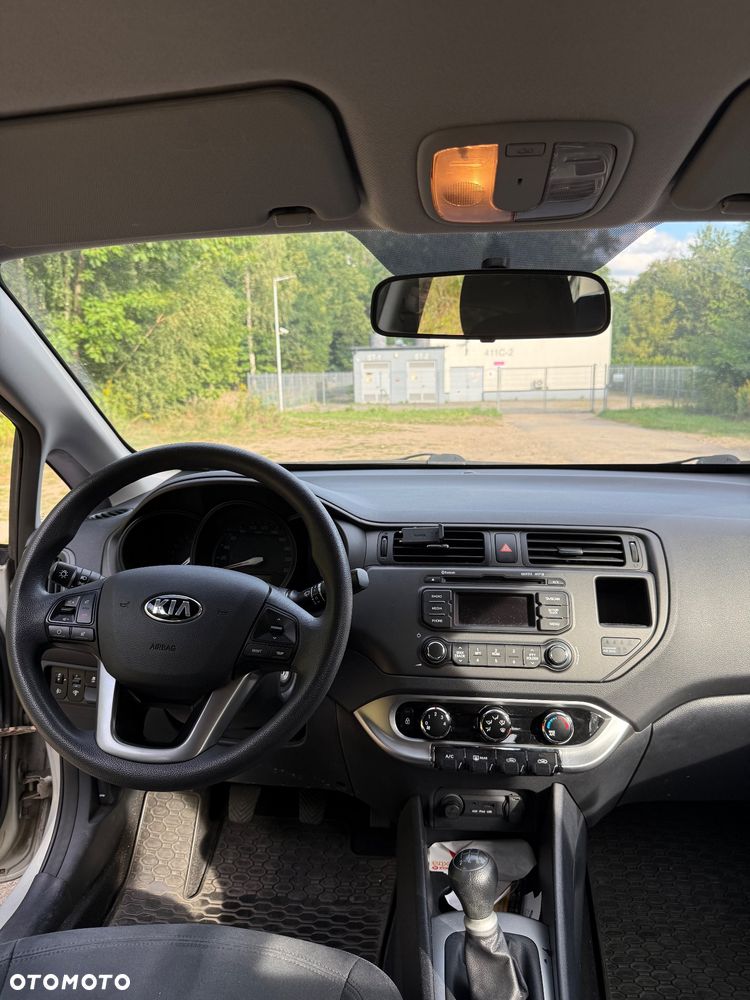 Kia Rio 1.2 L - 11