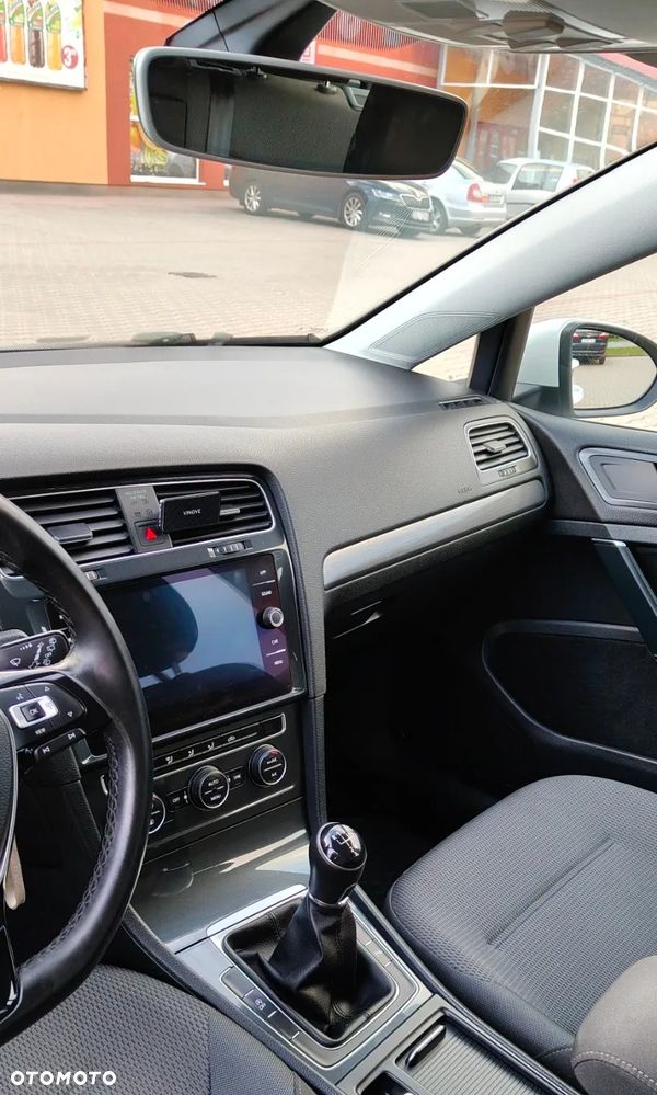 Volkswagen Golf - 9