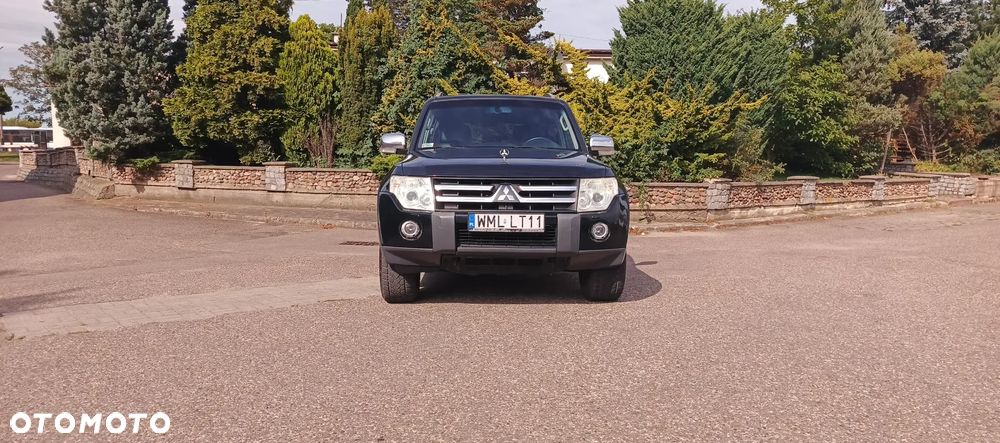 Mitsubishi Pajero - 2