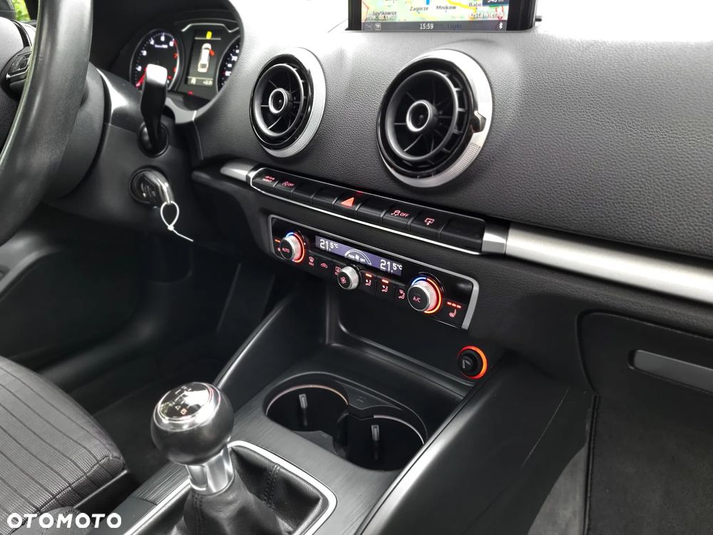 Audi A3 Sportback 1.4 TFSI Ambiente - 18