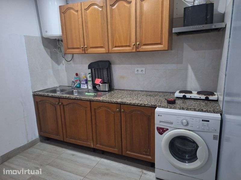 Alugo T-2  casa .Entrada partilhada. - Grande imagem: 4/5