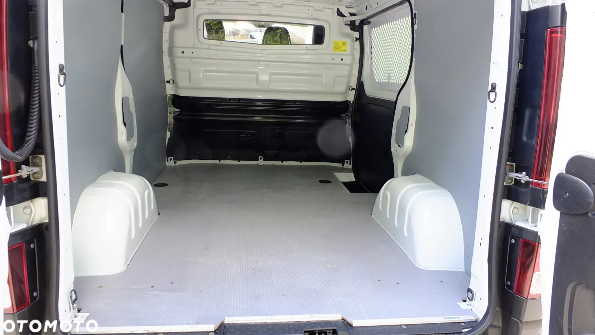 Renault Trafic - 15
