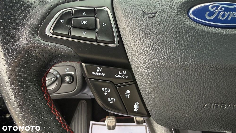 Ford Kuga - 34