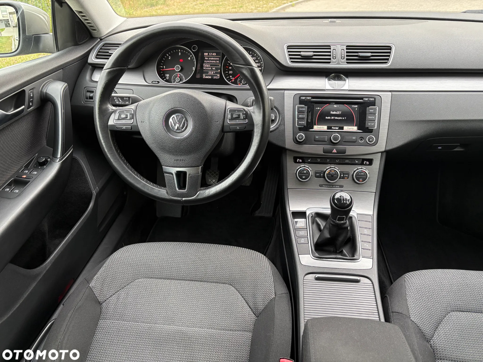 Volkswagen Passat 1.6 TDI BlueMotion Technology Comfortline - 9