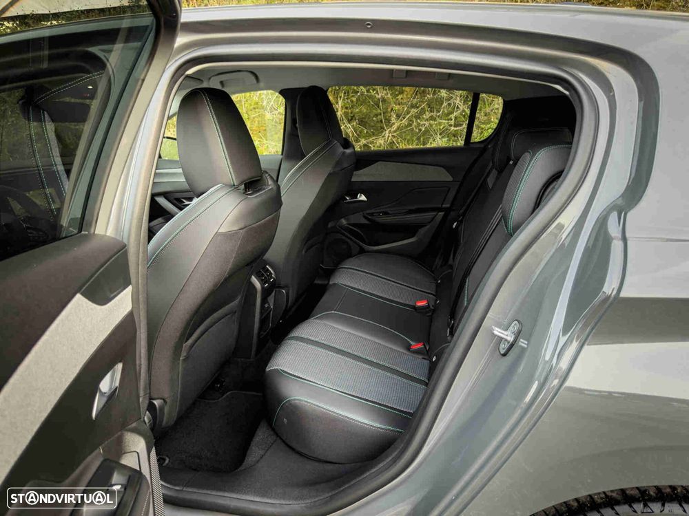 Peugeot 308 1.2 Hybrid Allure e-DCS6 - 17