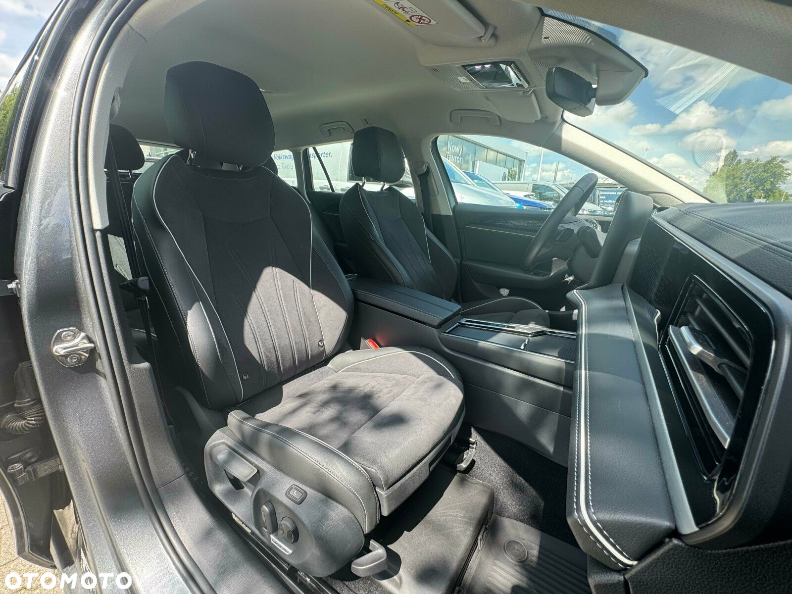 Volkswagen Passat 1.5 TSI ACT mHEV Elegance DSG - 10