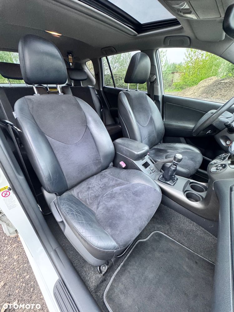 Toyota RAV4 - 22