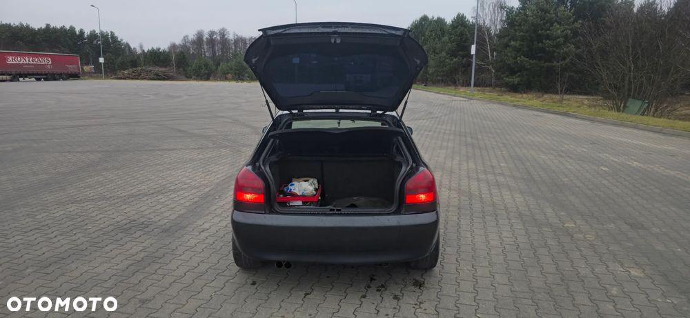 Audi A3 3-drzwiowe 1.8 Ambiente - 5