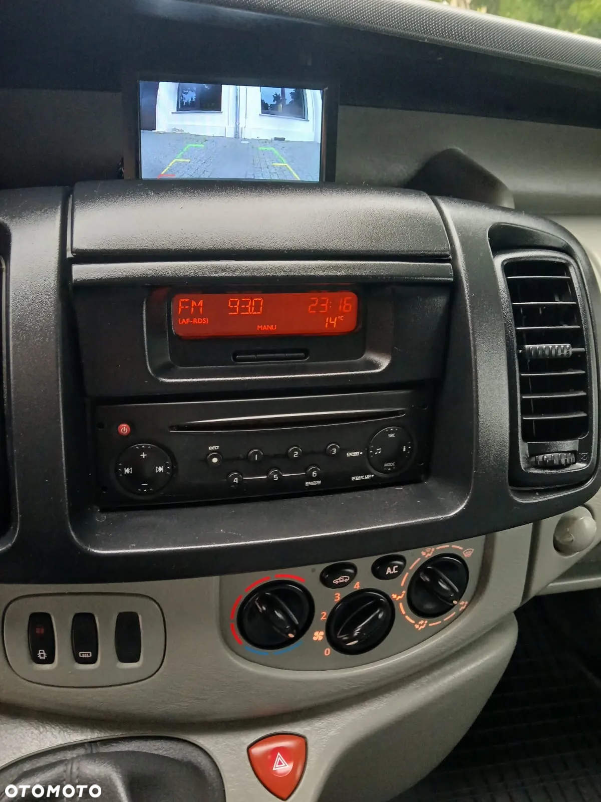 Renault TRAFIC - 19