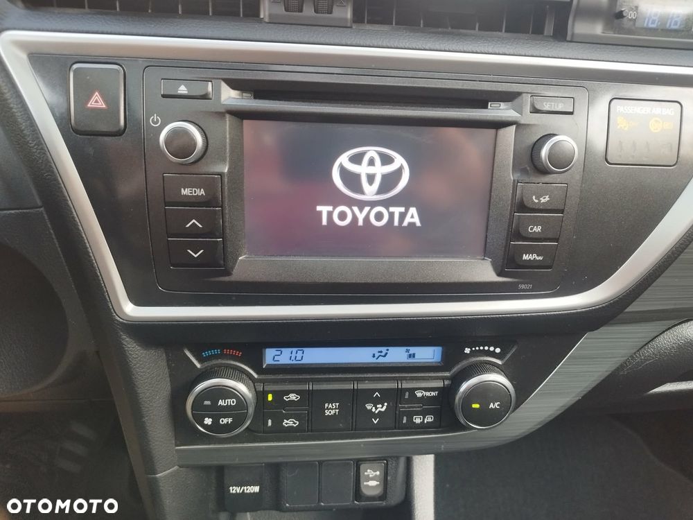 Toyota Auris 1.6 Valvematic Executive - 14