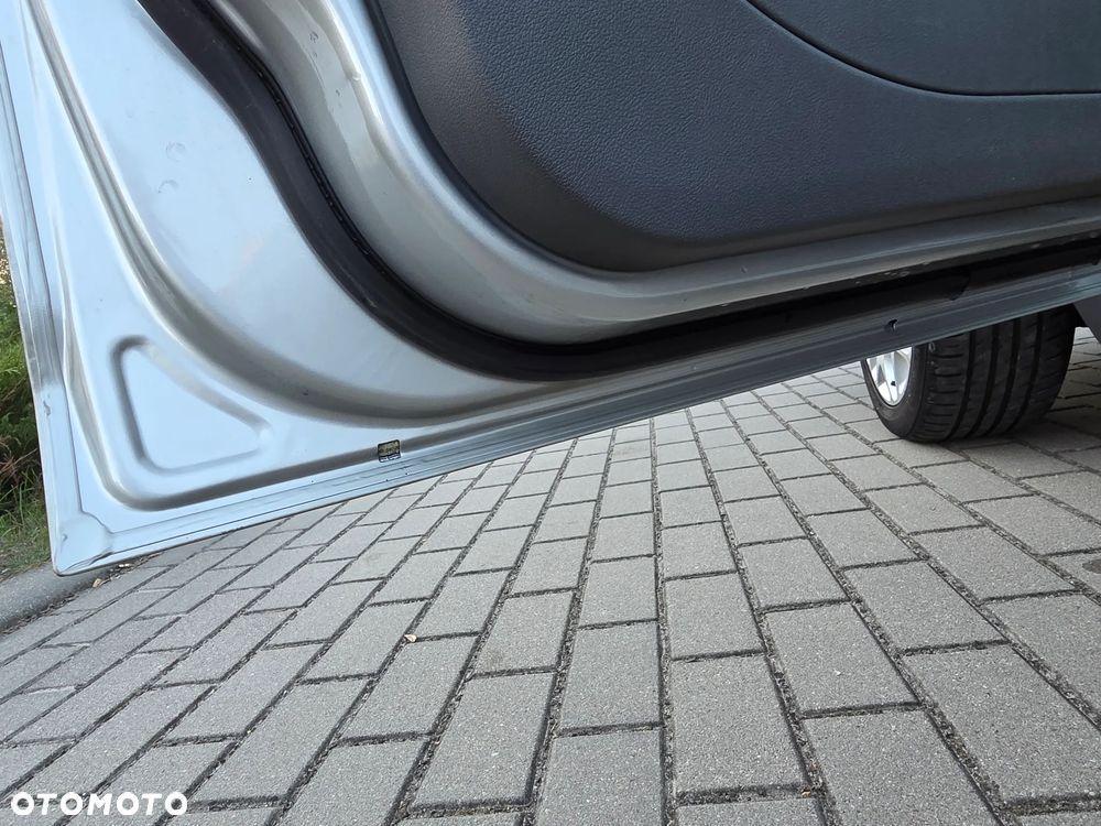 Ford Focus 1.6 16V Style - 8