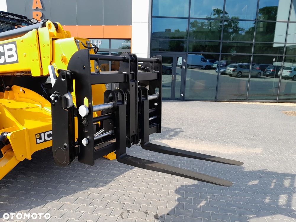 JCB 540-140 2022r - 17