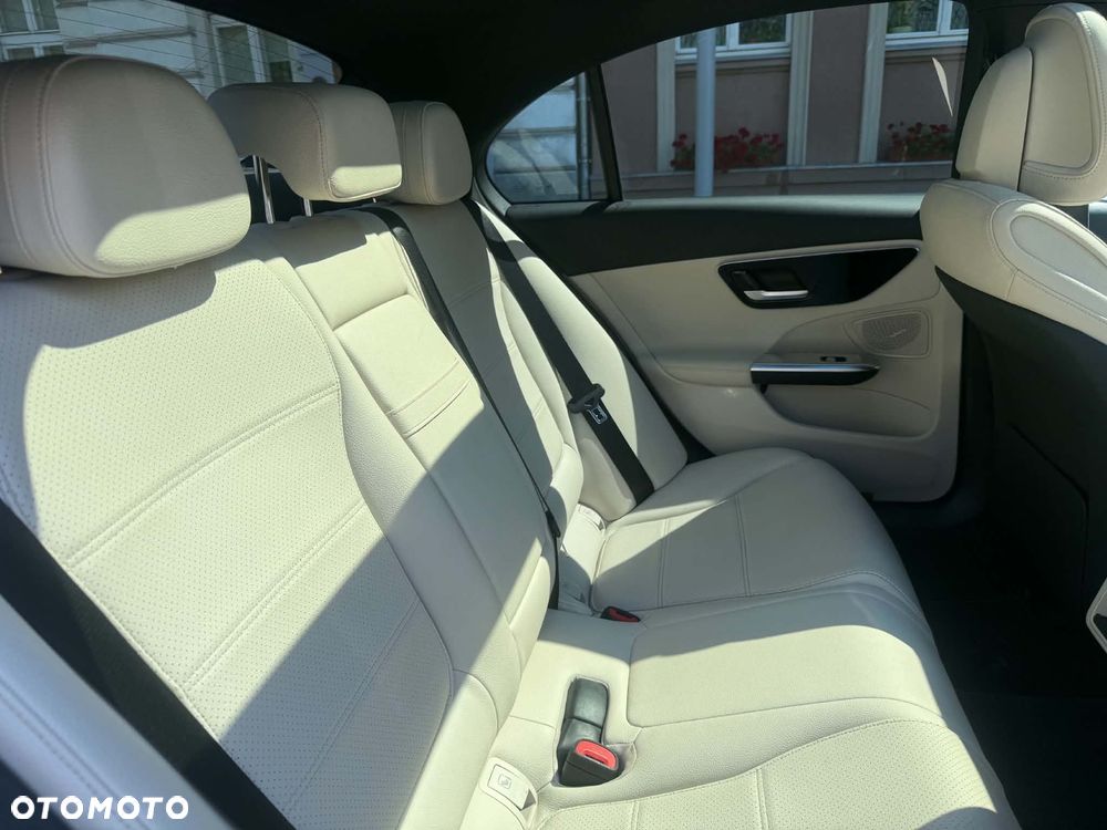 Mercedes-Benz Klasa C 200 mHEV 4-Matic Avantgarde - 22