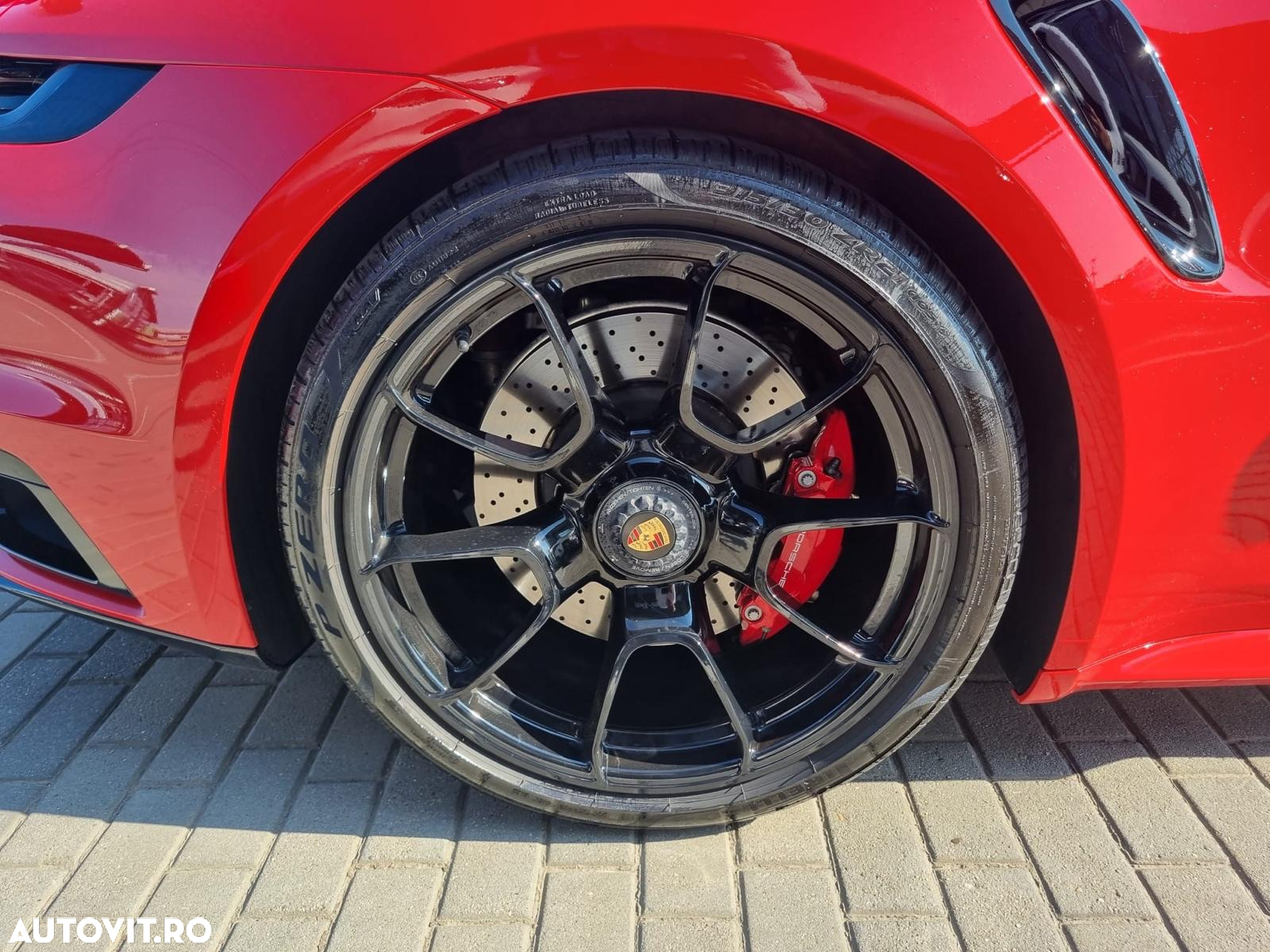 Porsche 911-TURBO-S - 11