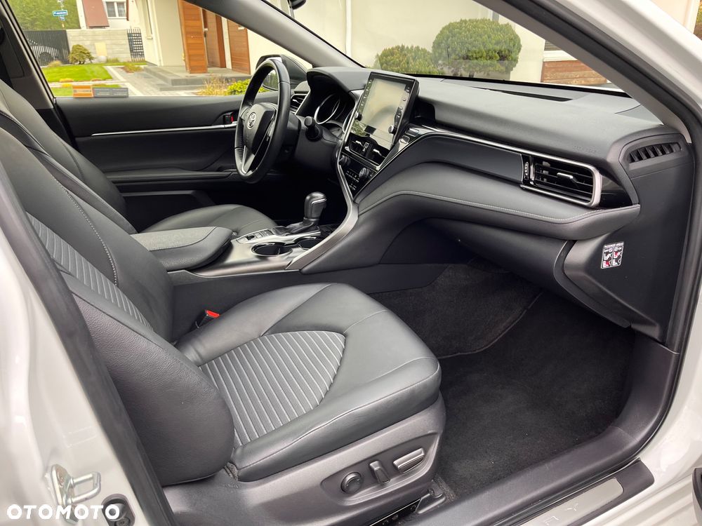 Toyota Camry 2.5 Hybrid Prestige CVT - 8