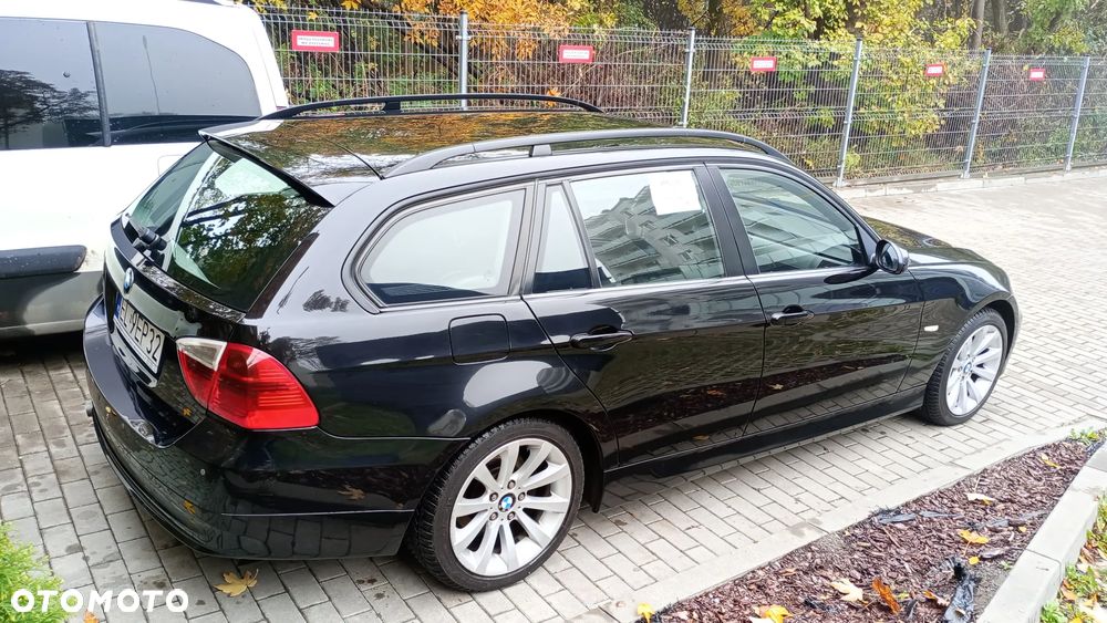 BMW Seria 3 318d DPF Touring - 6