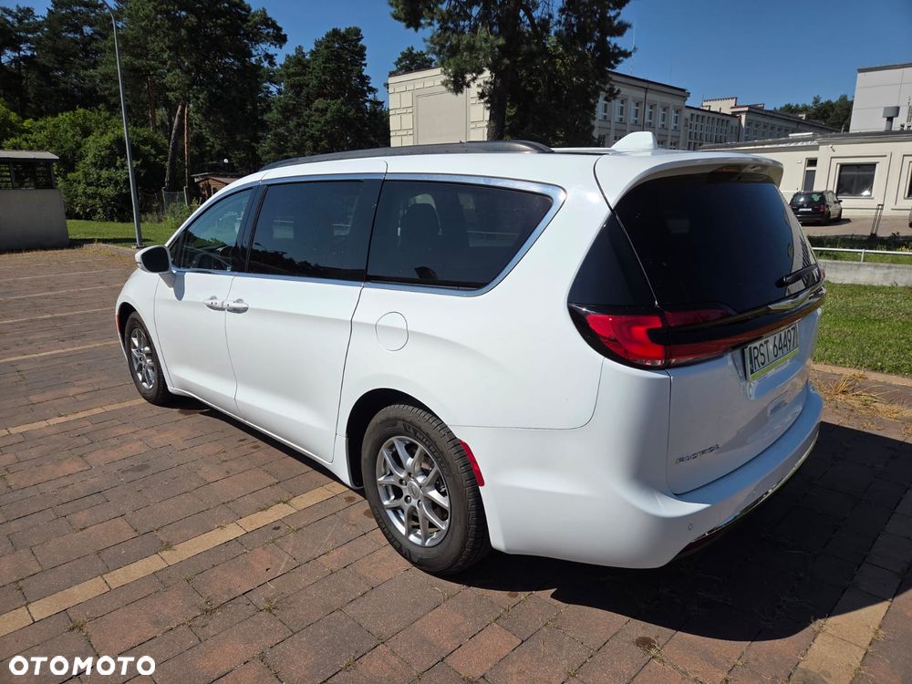 Chrysler Pacifica - 4