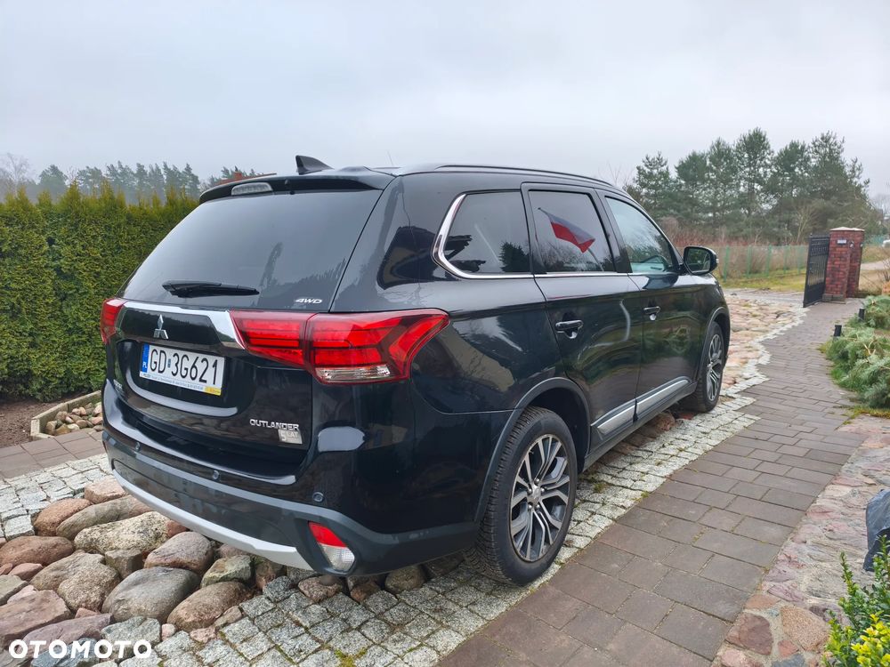 Mitsubishi Outlander 2.0 Instyle + 4WD CVT - 3