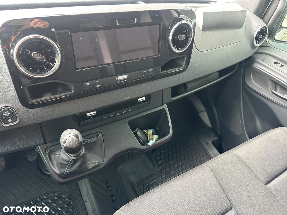 Mercedes-Benz SPRINTER - 23