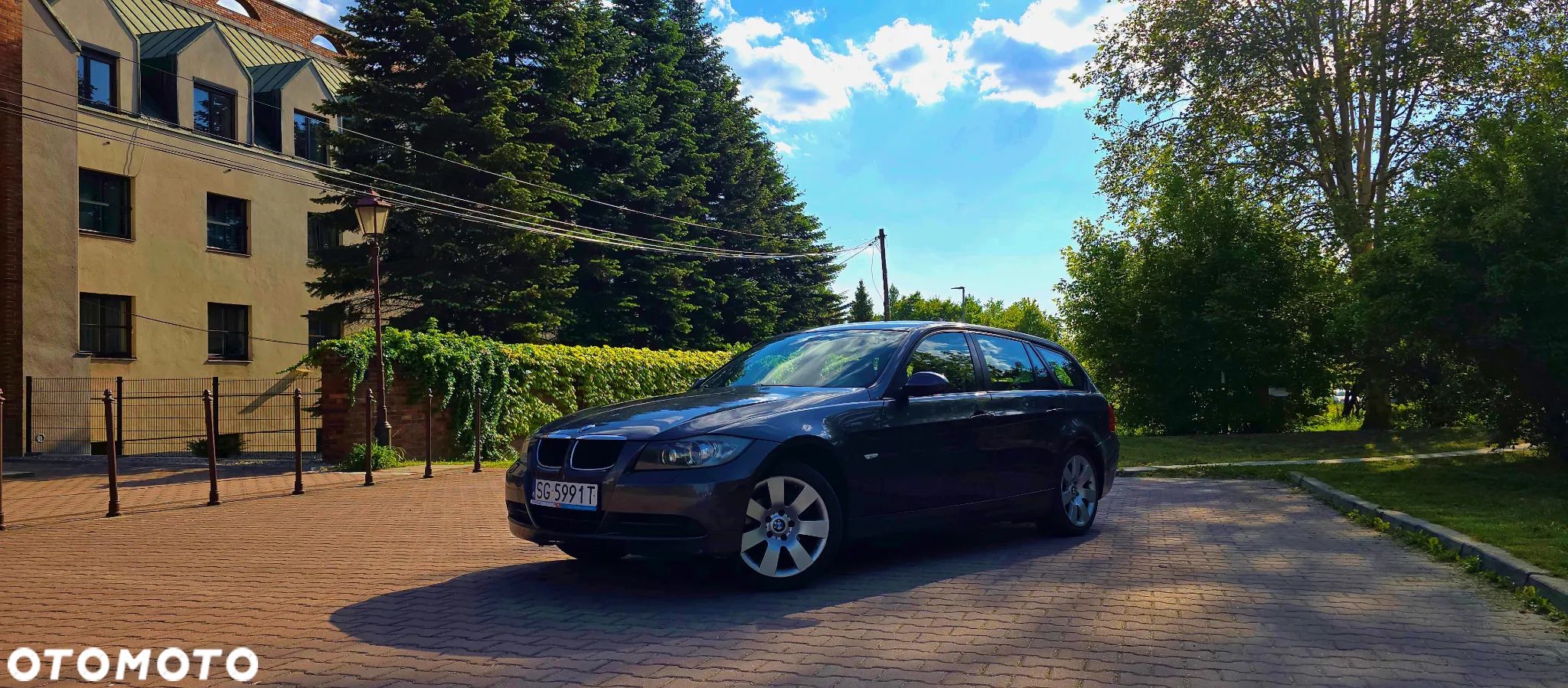 BMW Seria 3 320i Touring - 1