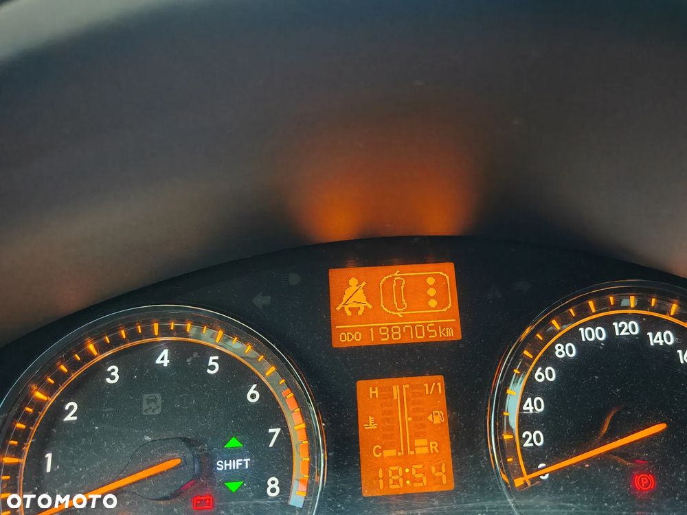 Toyota Avensis 2.0 Sol plus - 13