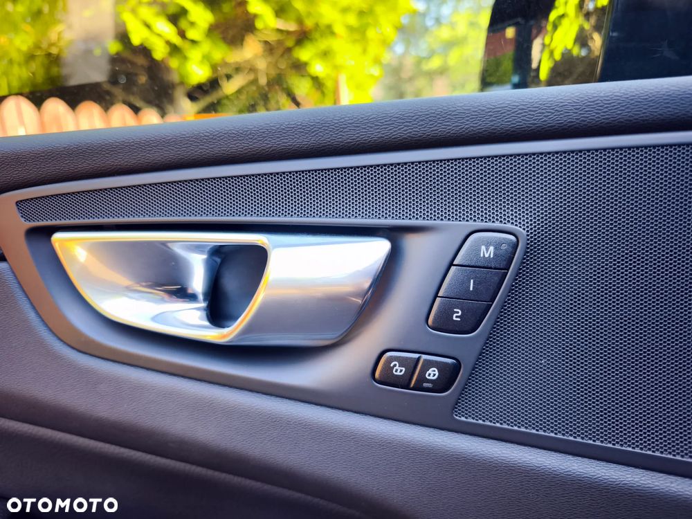 Volvo XC 60 B4 D Inscription - 25