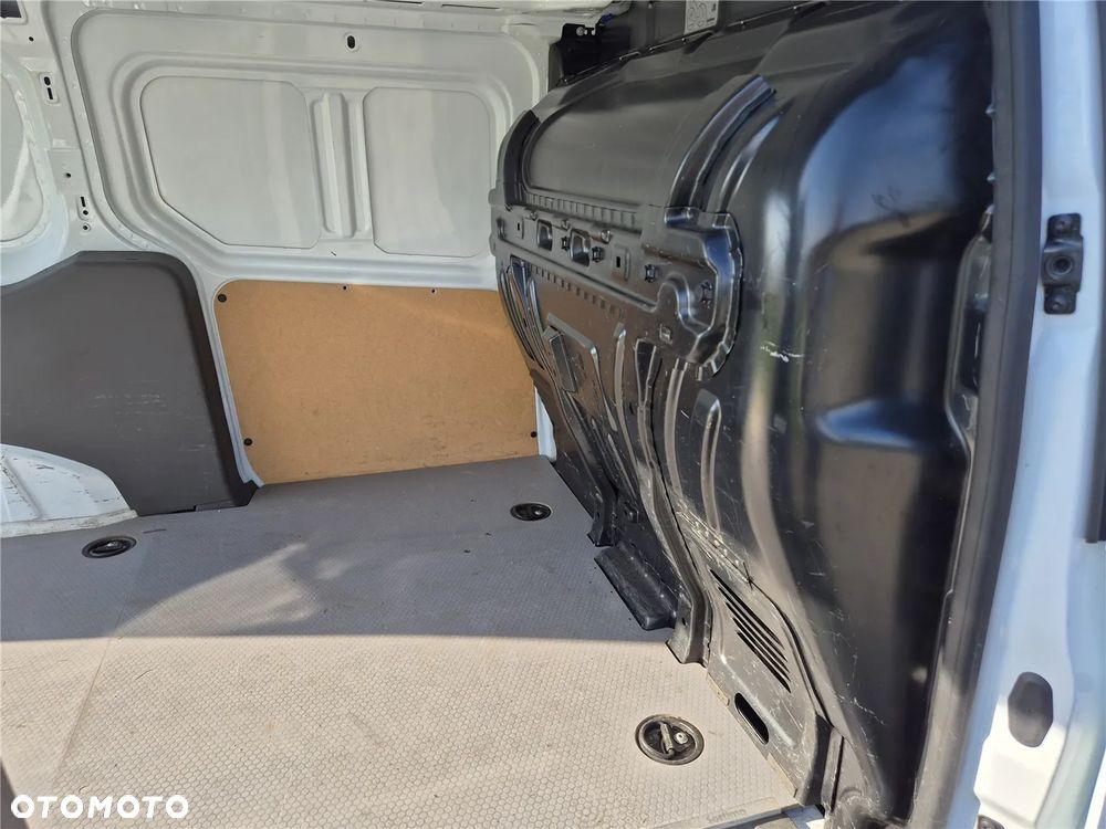 Ford Transit Connect - 17