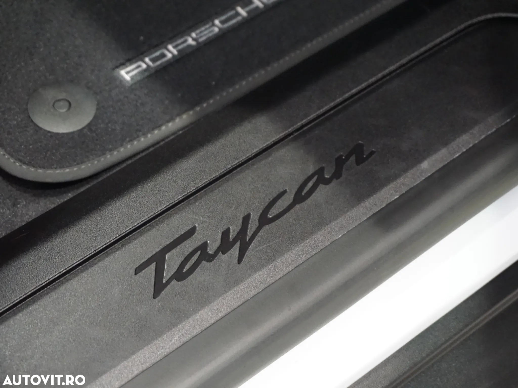 Porsche Taycan - 23