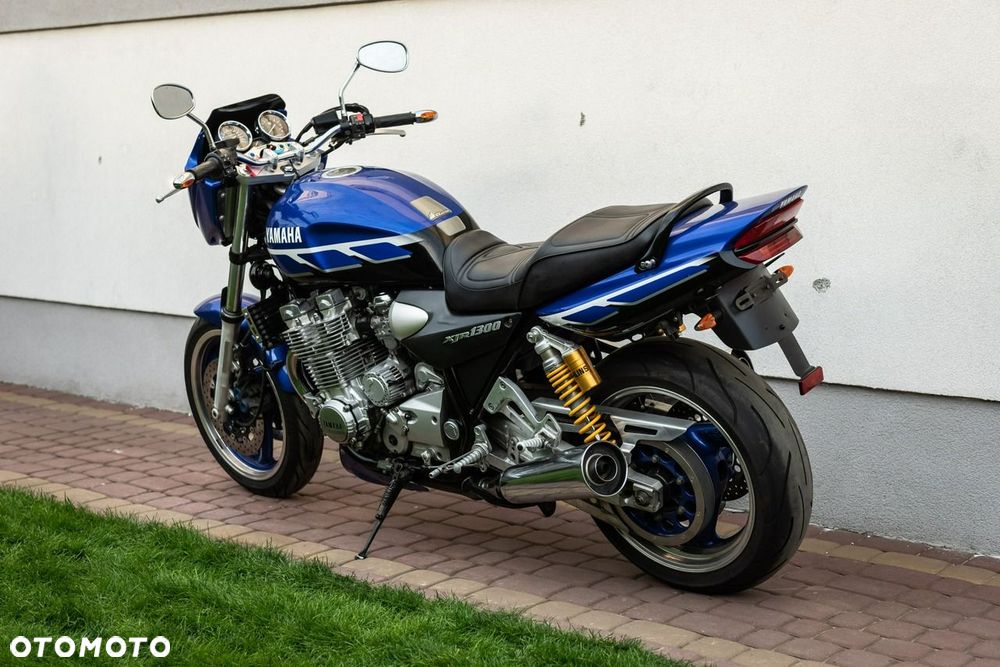 Yamaha XJR - 5