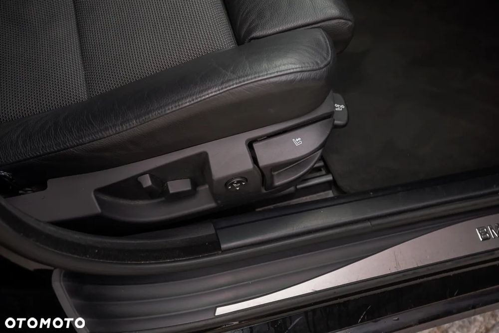 BMW Seria 5 530d - 27
