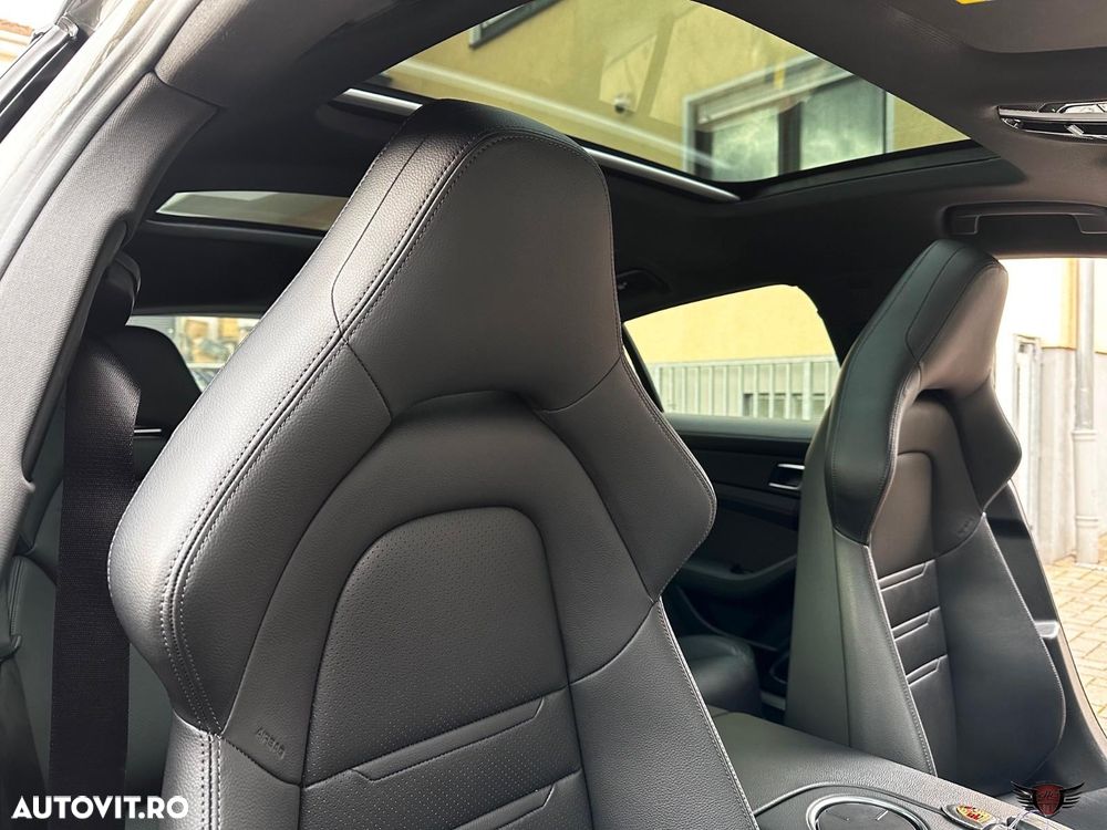 Porsche Panamera 4S Executive - 31