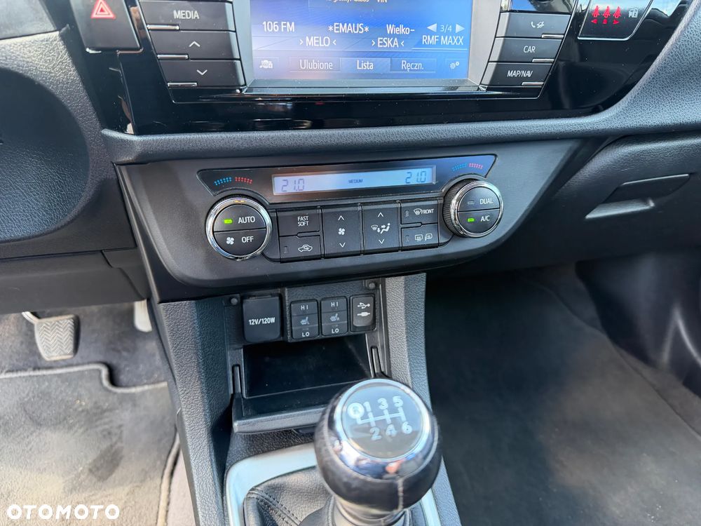 Toyota Corolla 1.6 Premium - 19