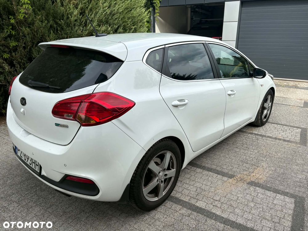 Kia Ceed - 4