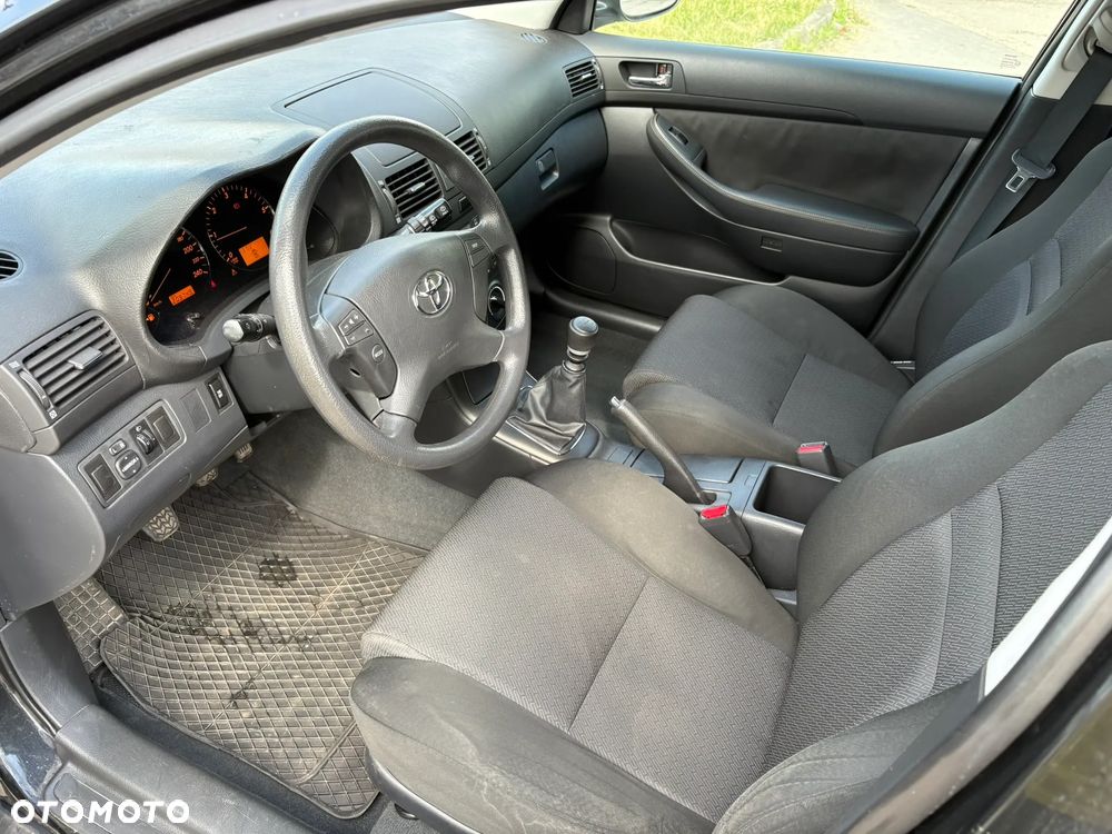 Toyota Avensis 2.0 D-4D - 9