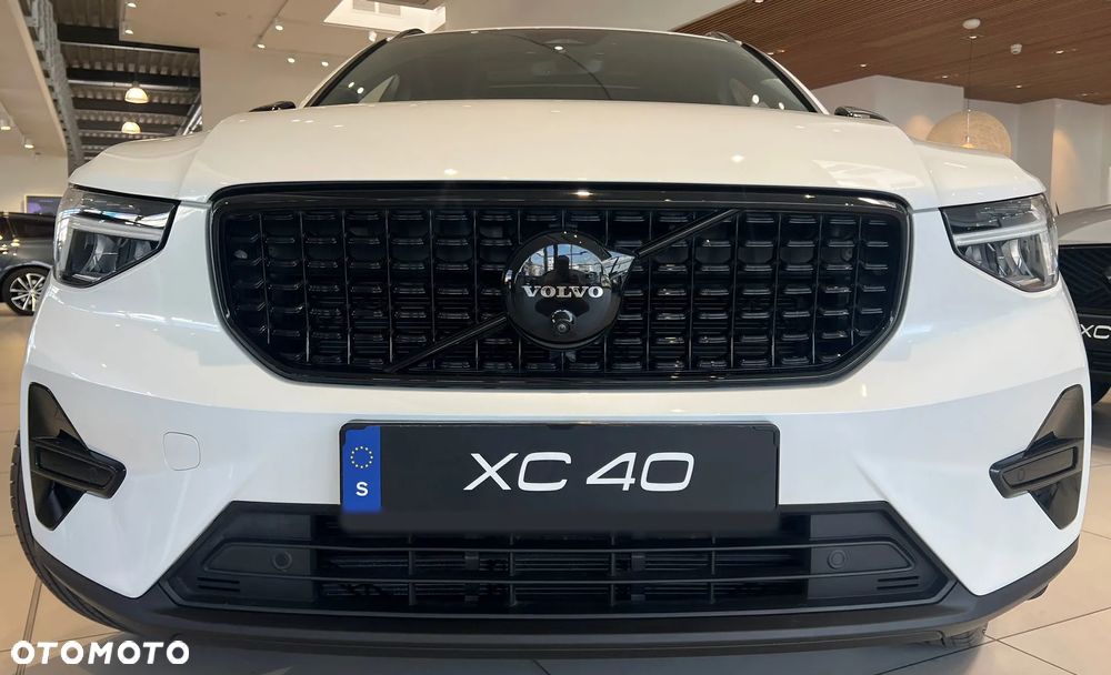 Volvo XC 40 B4 B AWD DKG Ultimate Dark - 15