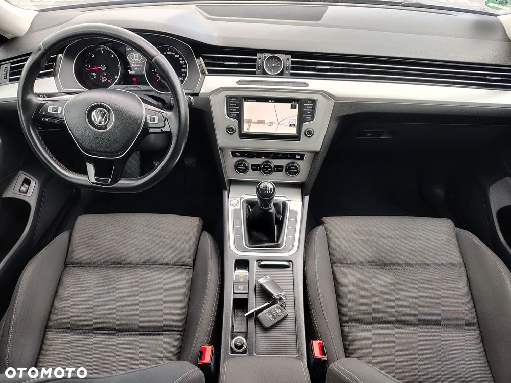 Volkswagen Passat 2.0 TDI BMT Highline - 23