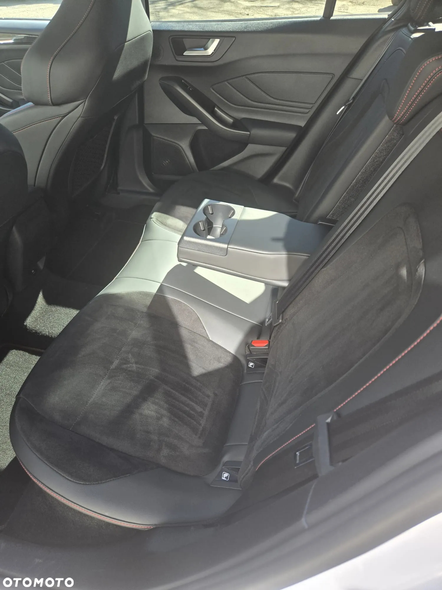 Ford Focus 2.3 EcoBoost ST - 9