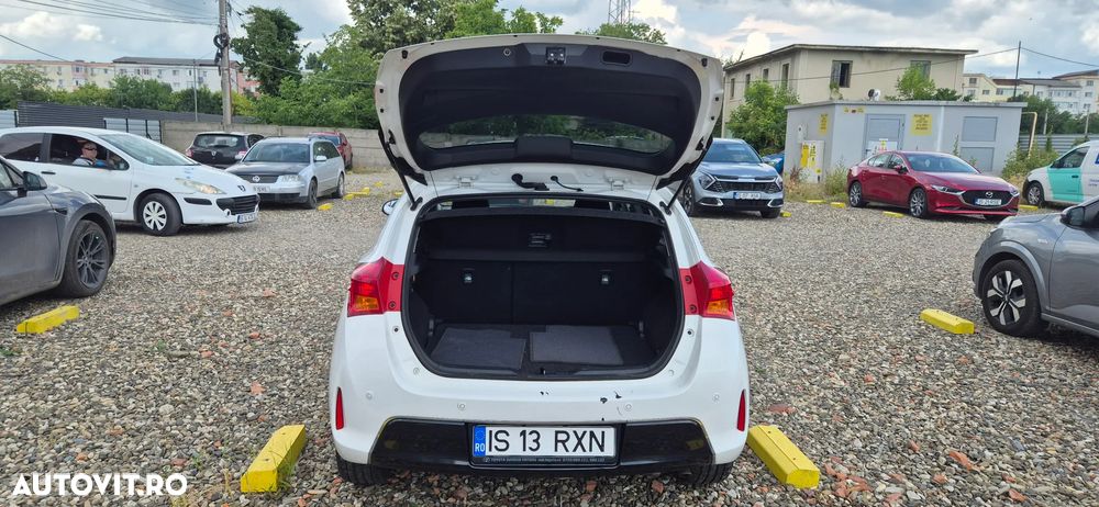 Toyota Auris - 10