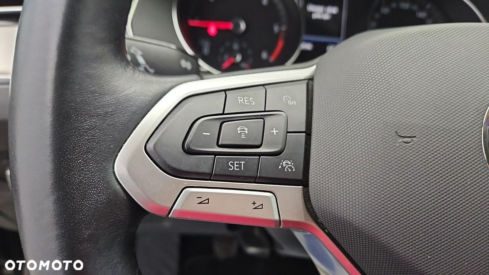 Volkswagen Passat Variant 2.0 TDI EVO Elegance DSG - 16