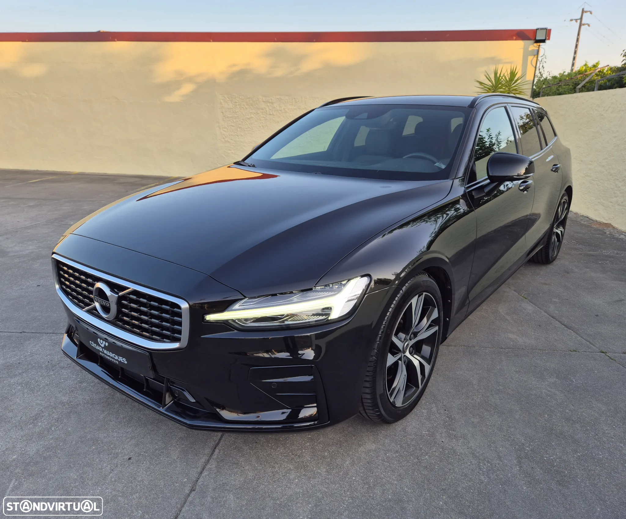 Volvo V60 2.0 D4 R-Design Geartronic - 2