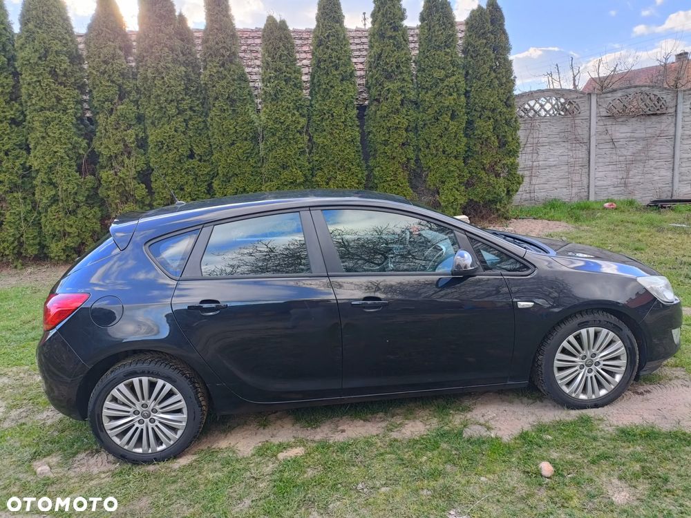 Opel Astra 1.3 CDTI Cosmo - 2