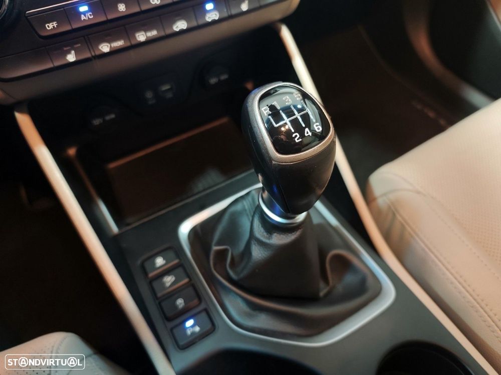 Hyundai Tucson 1.7 CRDi Executive - 27