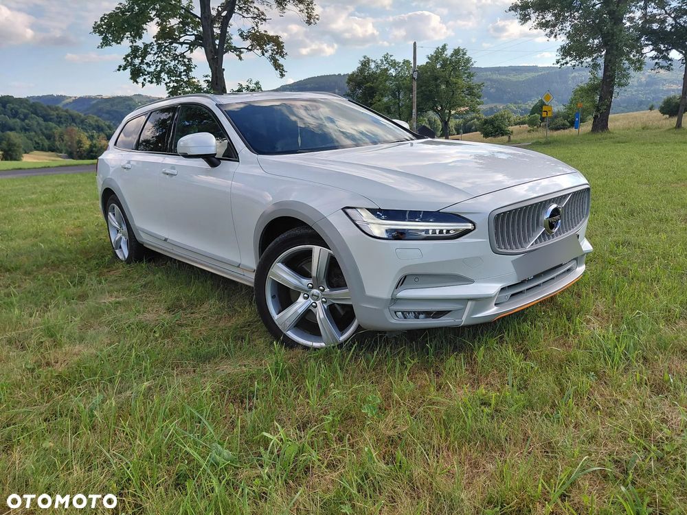 Volvo V90 Cross Country D5 AWD Ocean Race - 1