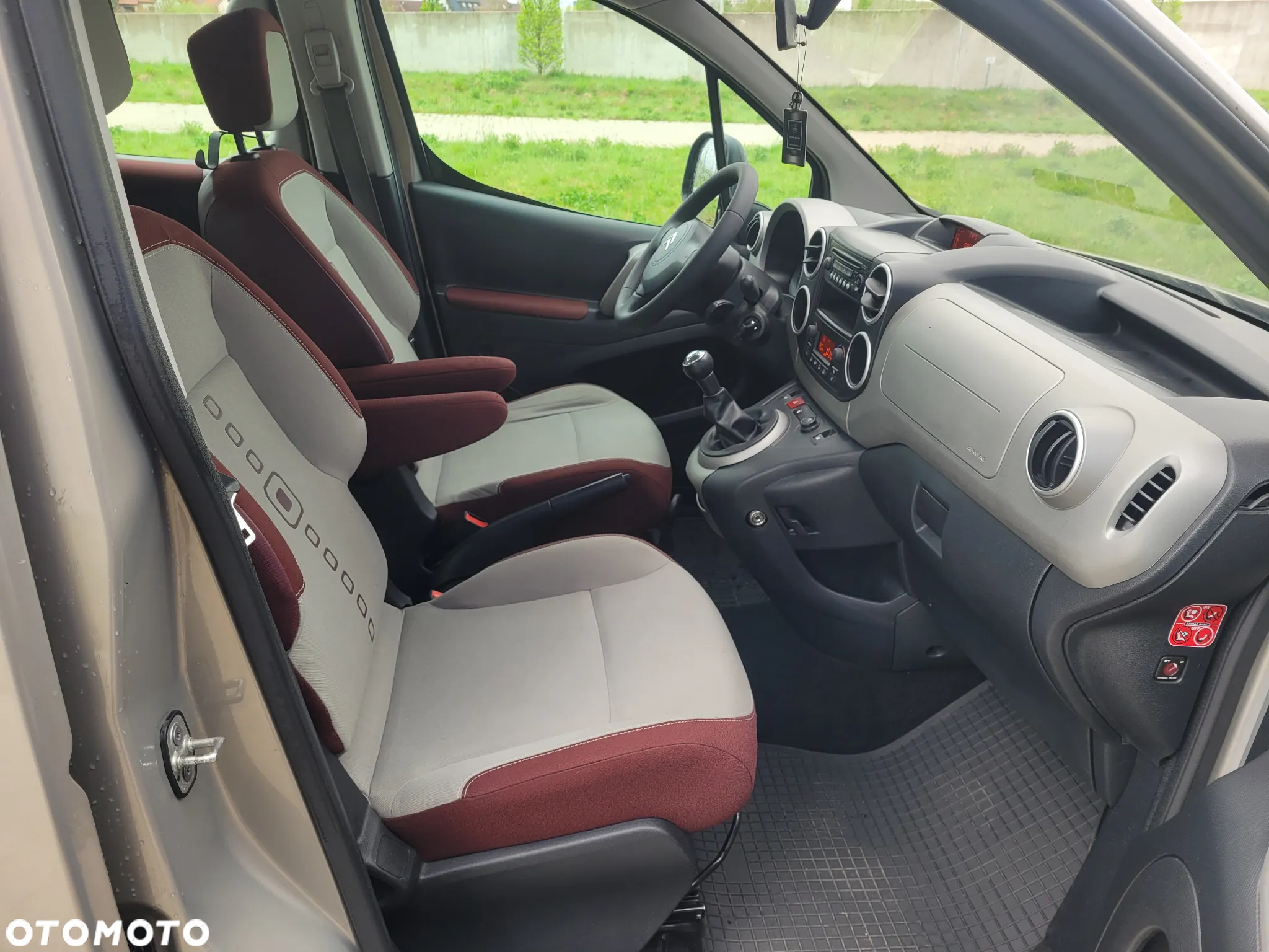 Citroën Berlingo II 1.6 HDi Multispace - 11