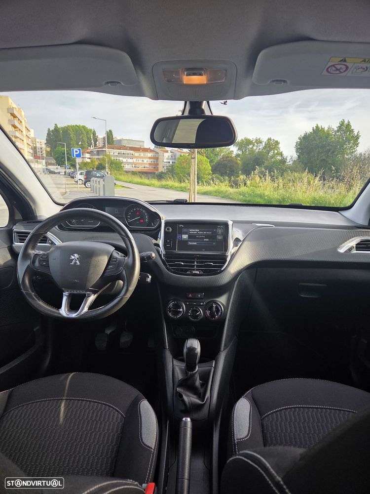 Peugeot 208 1.2 PureTech Style - 16