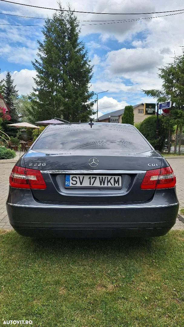 Mercedes-Benz E 220 CDI DPF BlueEFFICIENCY Automatik Avantgarde - 3