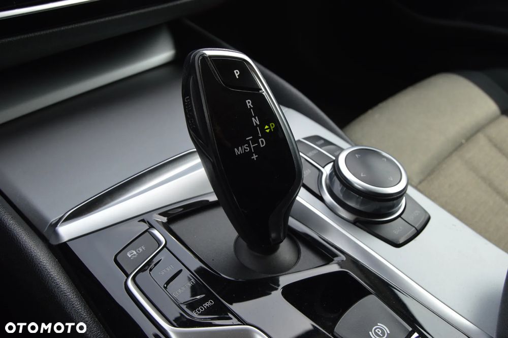 BMW Seria 5 518d - 20
